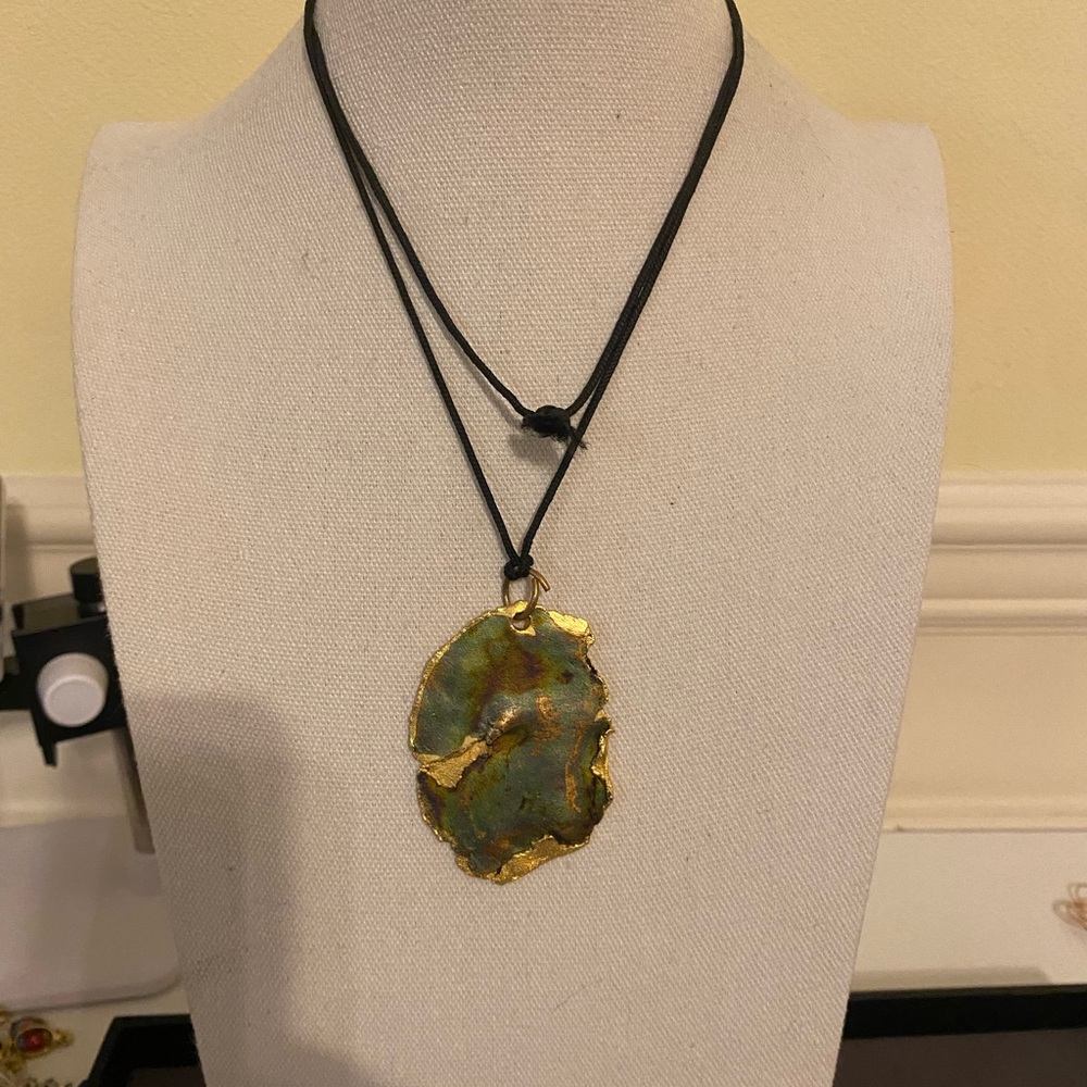 Handcrafted Artisan Green and Gold Stone Pendant Necklace - Women Jewelry - Picture 1 of 8